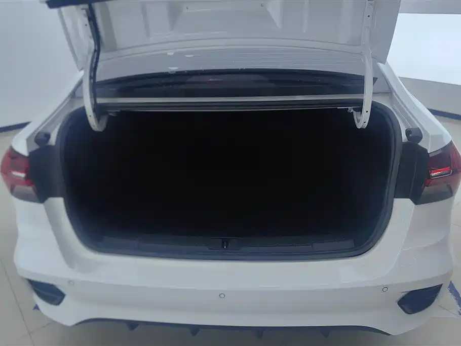 Roewe i5 Facelift 1.5 L CVT Diamond