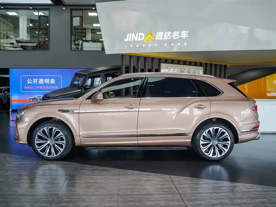 Bentayga 4.0 T V8 LWB Range Elegant Degree