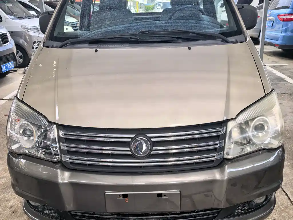 Lingzhi M3 1.6 L 7-seat Standard