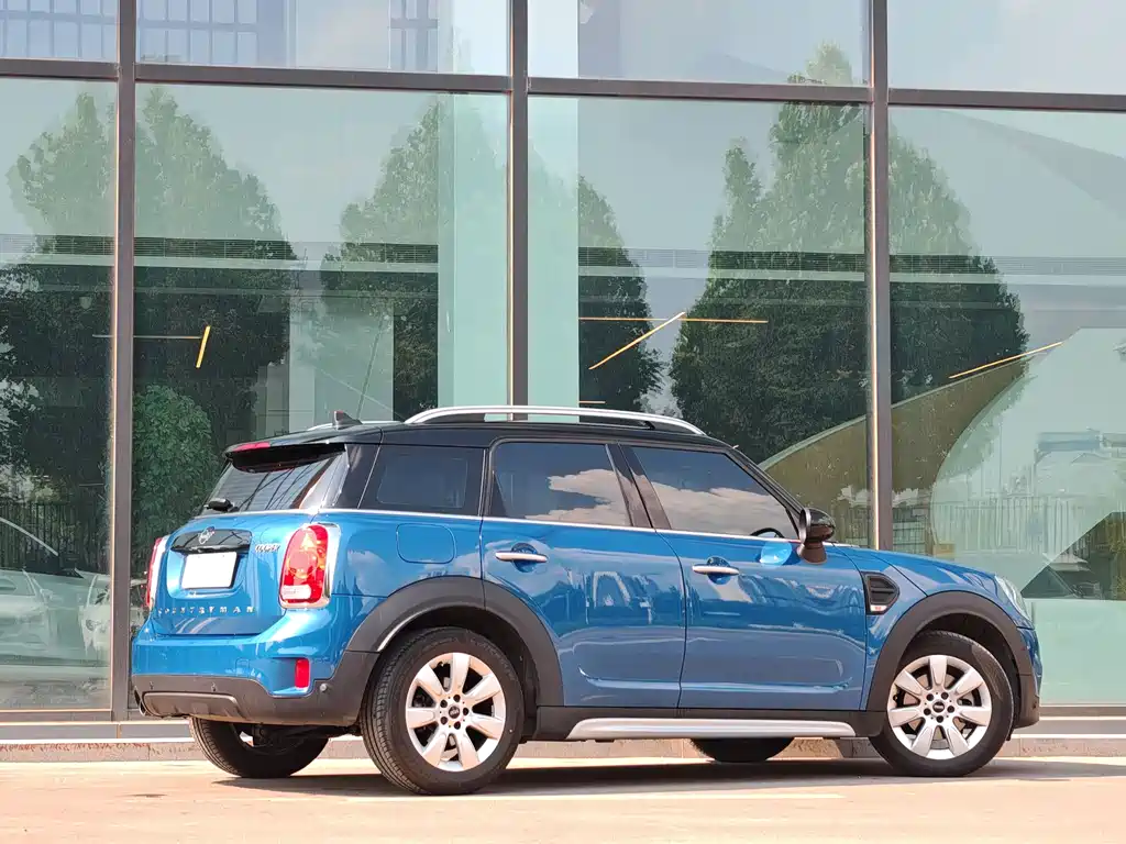 MINI COUNTRYMAN 1.5 T COOPER Classic