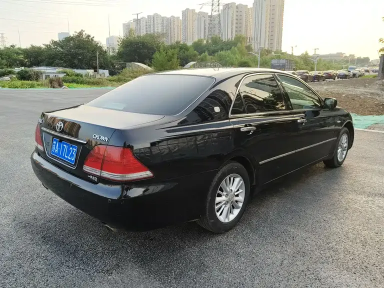 Toyota Crown 2.5 L 5 Anniversary
