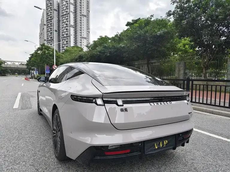 Lynk & Co 10 EM-P 领克10 2025款 240四驱Ultra