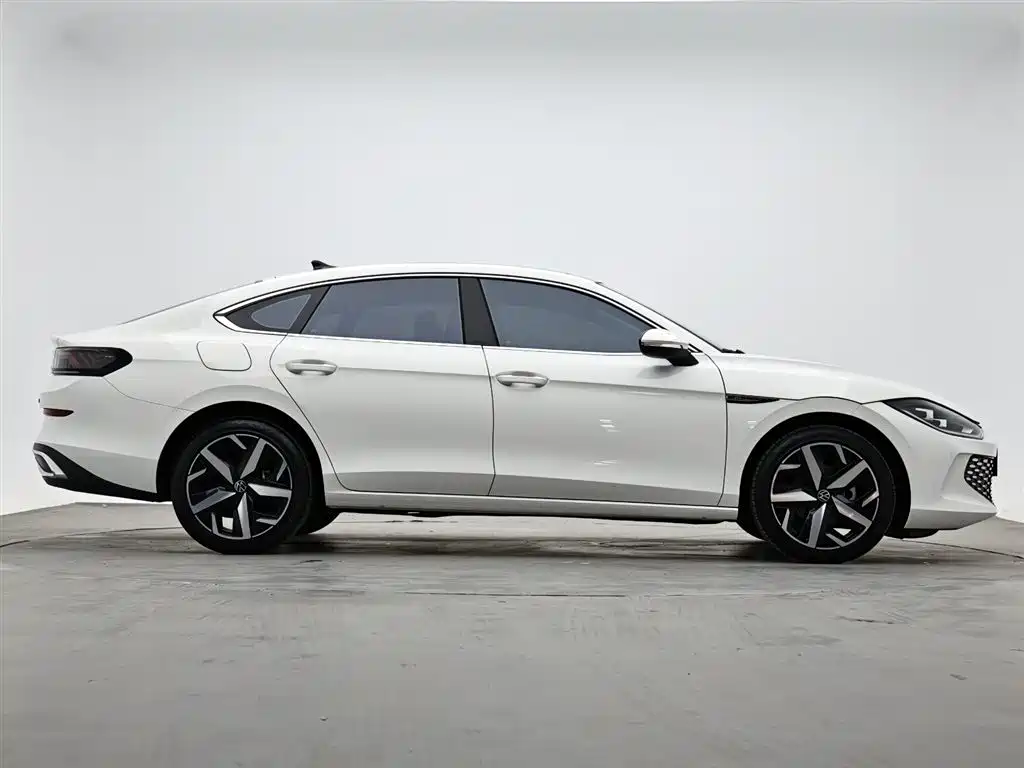 Lamando Lamando L 280 TSI DSG Spicy Cool
