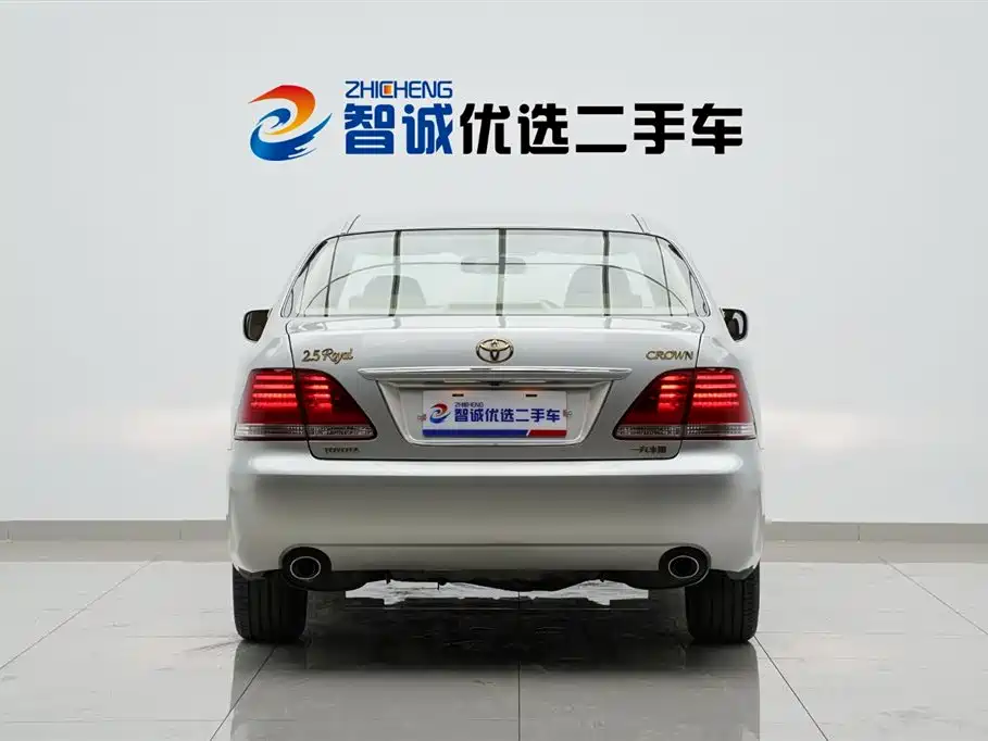 Crown 2.5 L 5 Anniversary