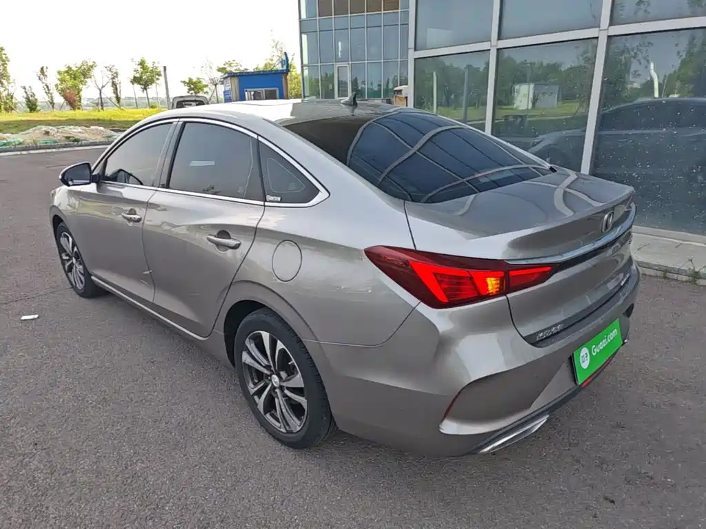 Eado PLUS Blue Whale NE 1.4 T GDI DCT Flagship