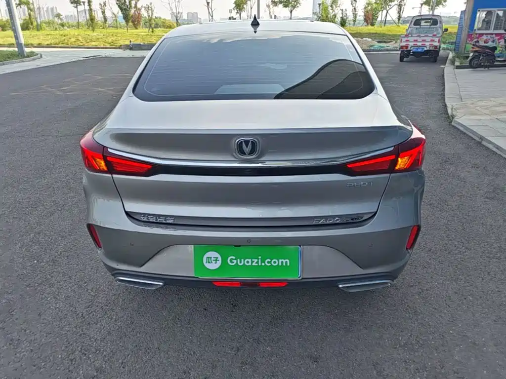 Eado PLUS Blue Whale NE 1.4 T GDI DCT Flagship