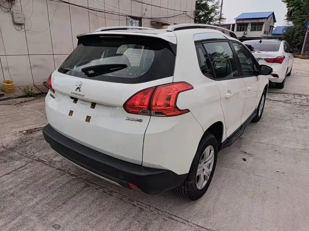 Peugeot 2008 2014 1.6 L Manual Trendy