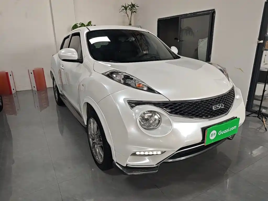 Infiniti ESQ 1.6 L Personality