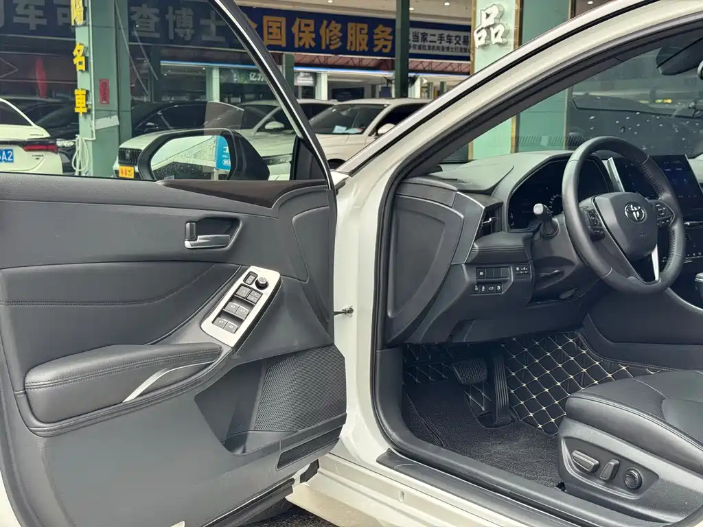 Avalon 2.0 L Luxury