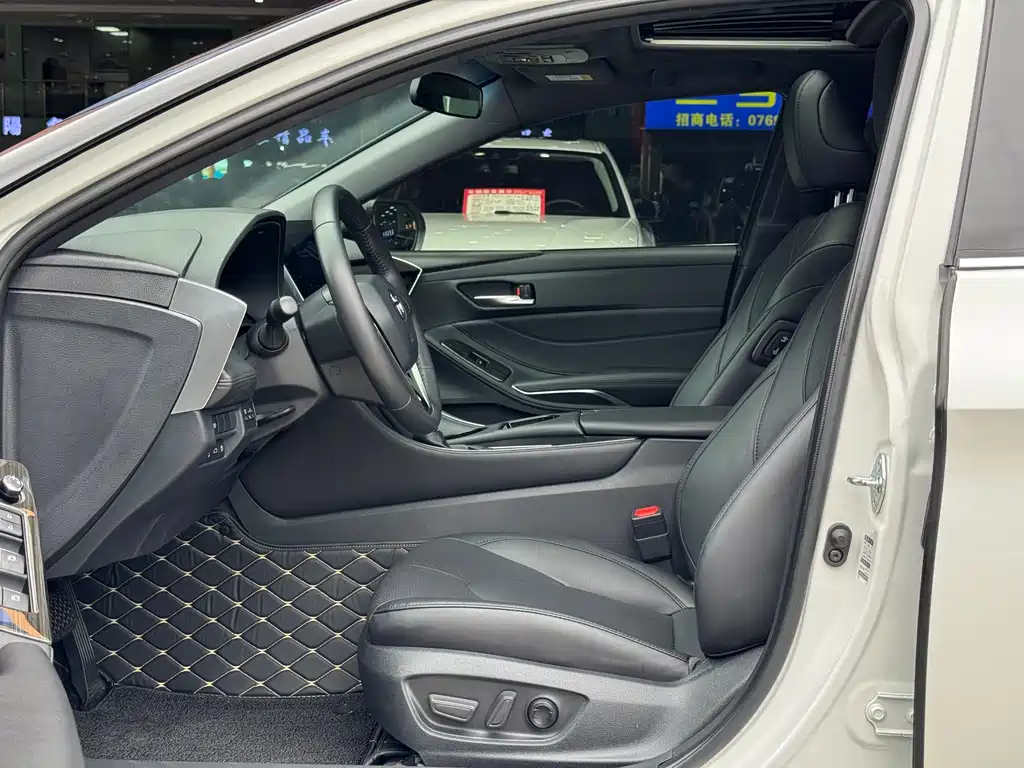 Avalon 2.0 L Luxury