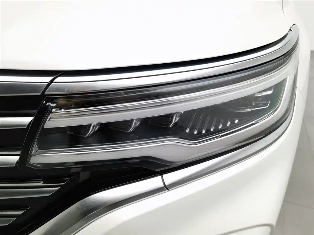 Roewe RX5 MAX 300 TGI Auto Intelligent Cockpit Luxury
