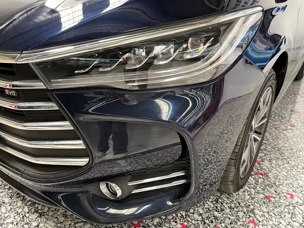 Song MAX 1.5 T Auto Connected Wise Comfort Sunroof 7-seat CN-VI