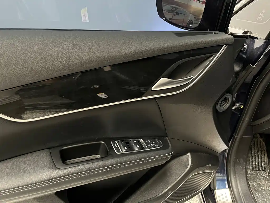 Song MAX 1.5 T Auto Connected Wise Comfort Sunroof 7-seat CN-VI