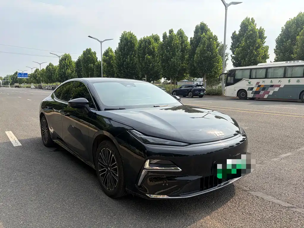 Galaxy Xingyao 8 130 km EM-i Premium
