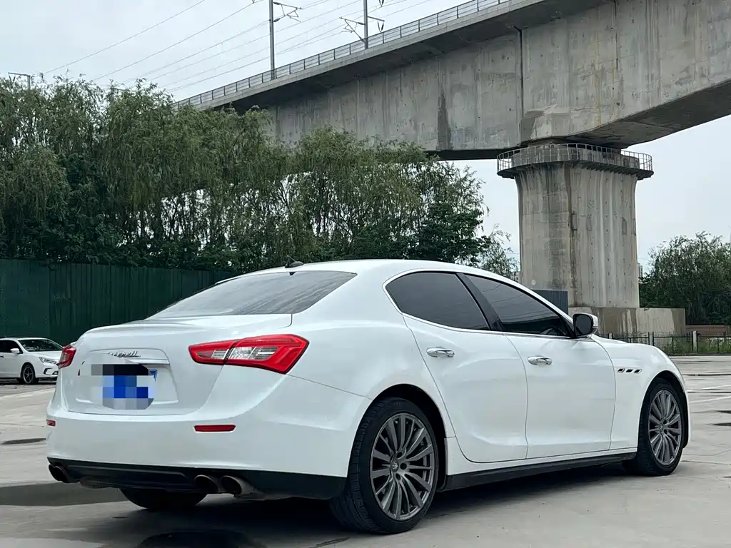 Ghibli 3.0 T Standard
