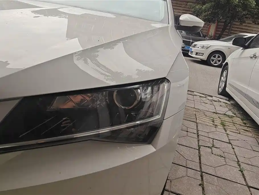 Superb TSI330 DSG Creation