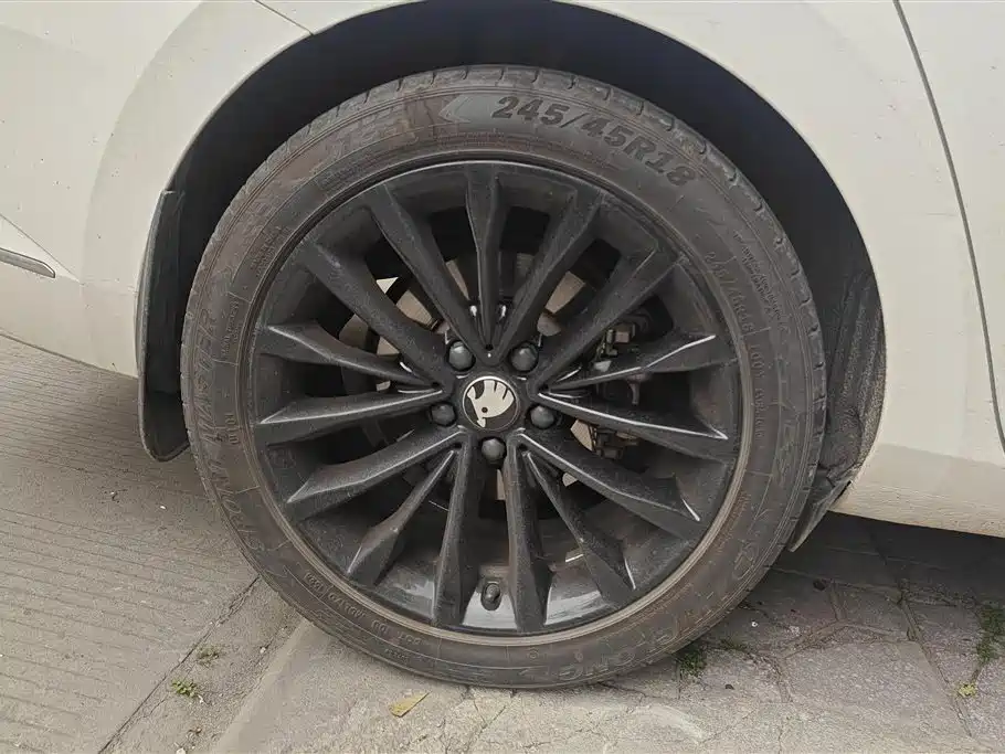 Superb TSI330 DSG Creation