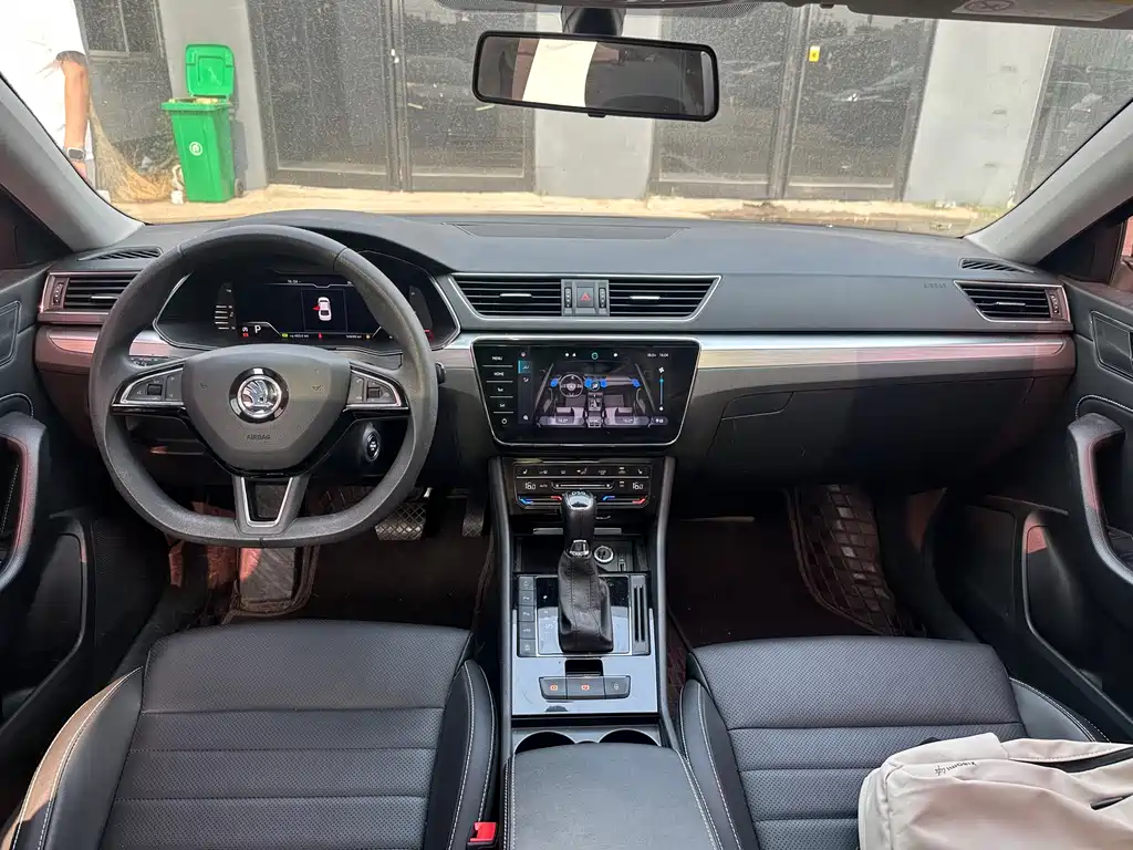 Superb Facelift TSI280 DSG Premium