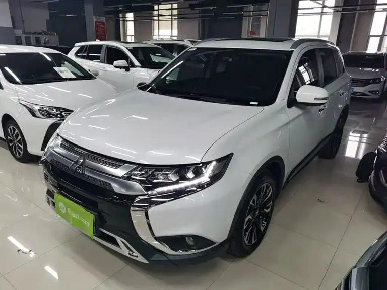 Mitsubishi Outlander 2.4 L 4 WD Enjoyment 5-seat CN-VI