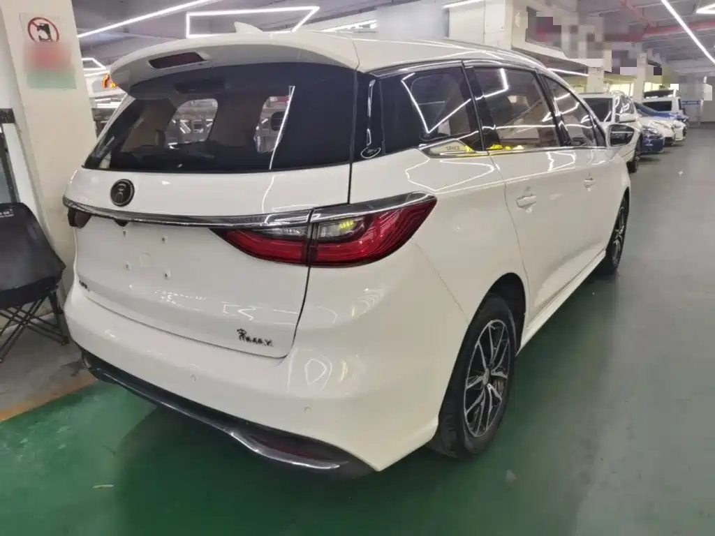 Song MAX 1.5 T Auto Connected Distinguished 7-seat