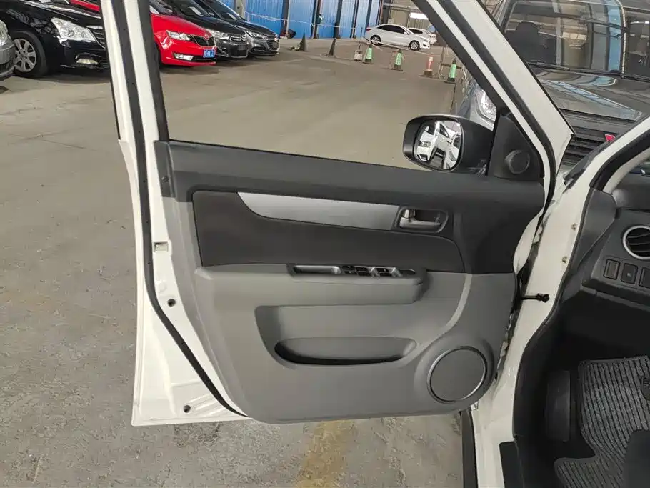 Swift 1.5 L Auto Fashion Cool Play