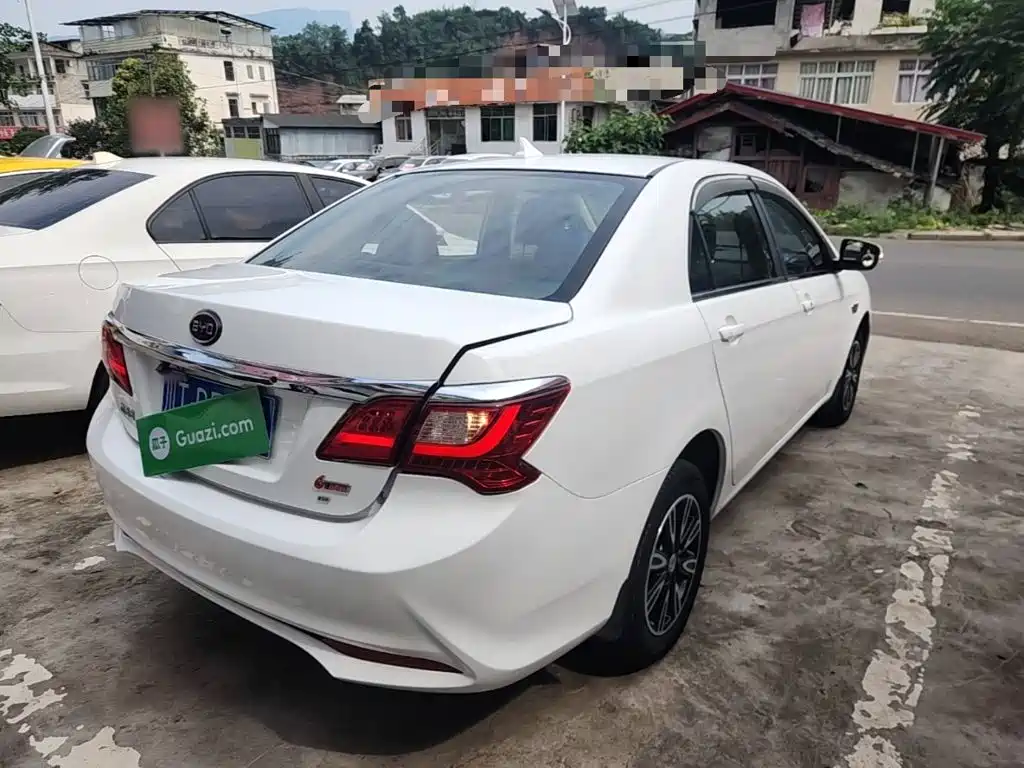 BYD F3 比亚迪F3 2018款 1.5 L 自动尊享型