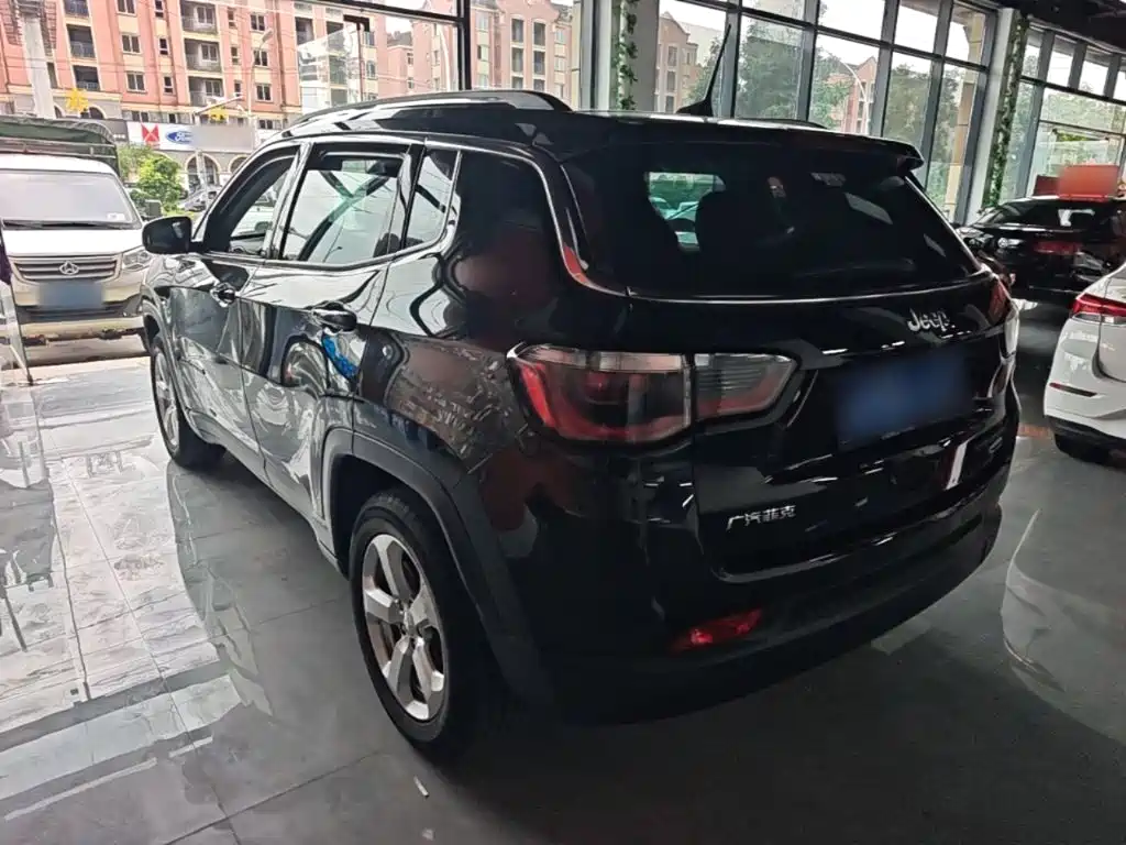 Compass 200 T Auto Home Enjoyment