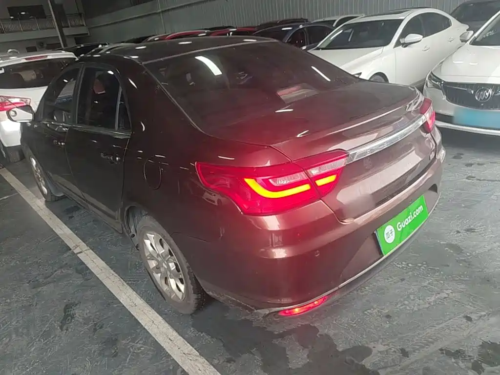 Vision 1.5 L Auto Distinguished