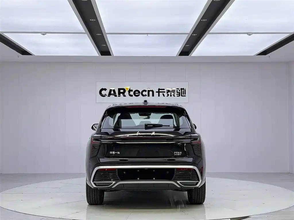 Hongqi HS3 PHEV 115 km Power Action
