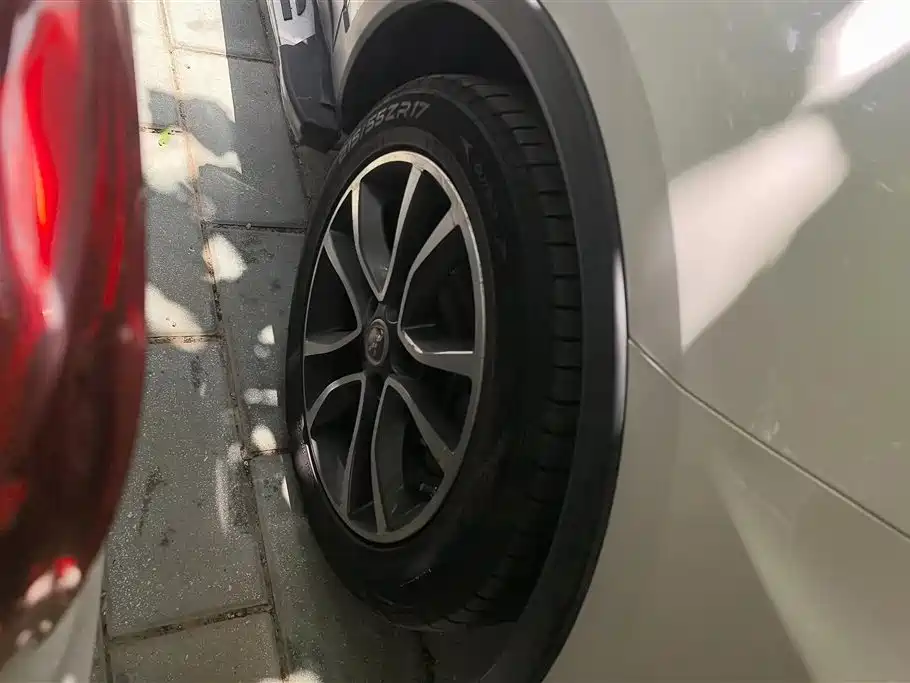 Hanteng X5 1.5 T CVT Luxury