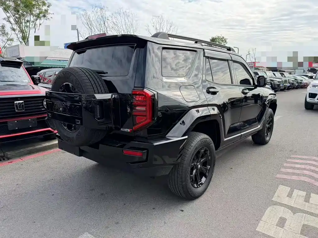 Tank 400 NEV Hi4-T Offroad