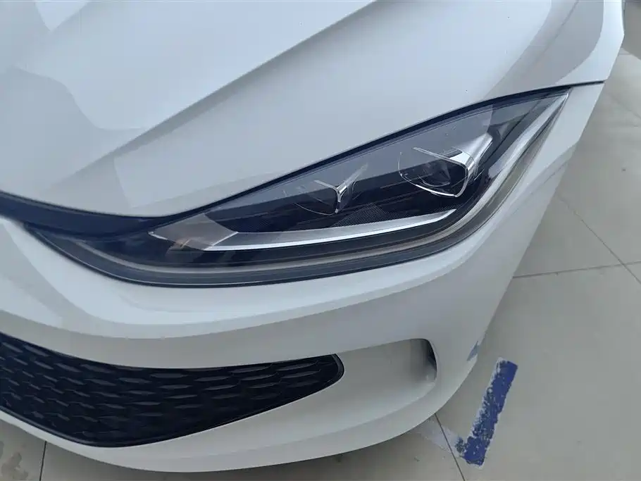 Lamando Lamando L 280 TSI DSG Dazzle Hot