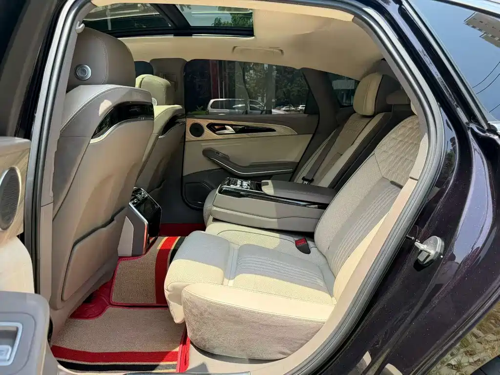 Hongqi H9 Facelift 2.0 T Connected Flagship
