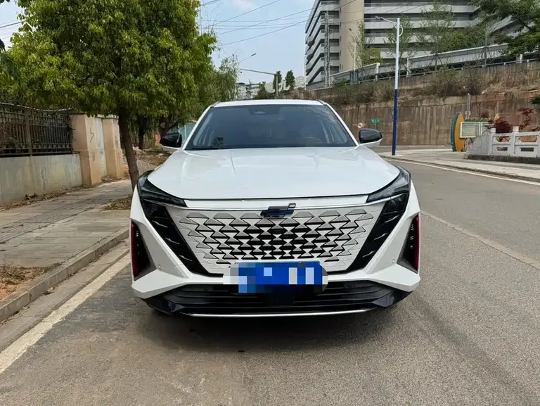 Changan Oshan Z6 Blue Whale 1.5 T DCT Smart Leading