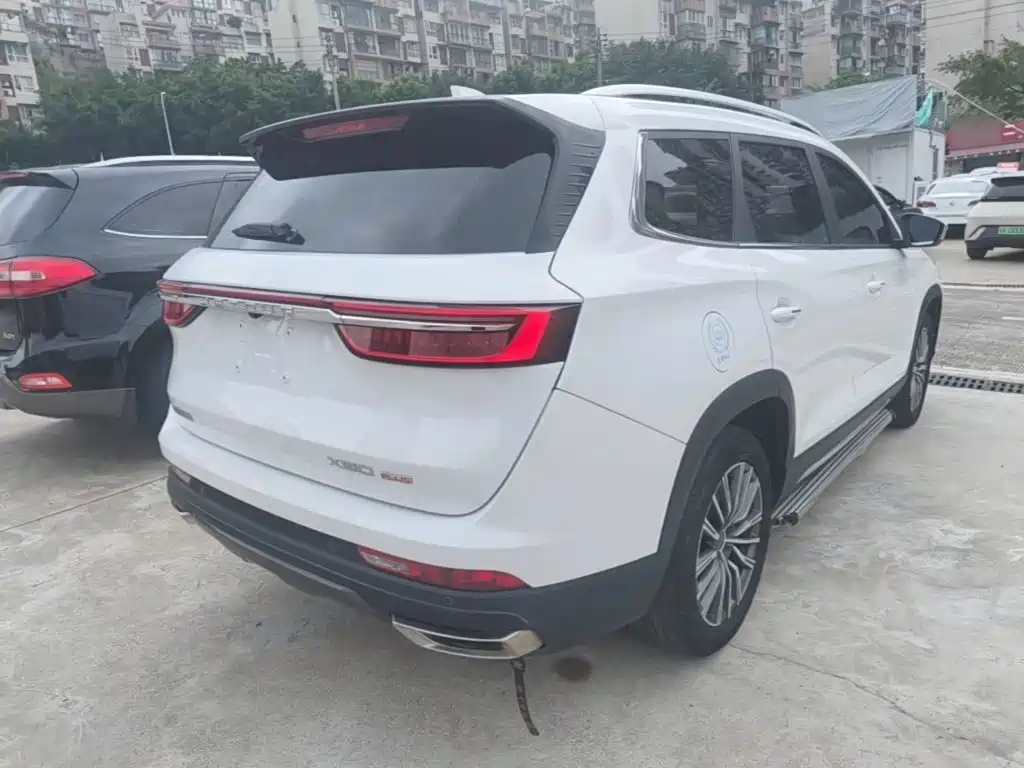 Jetour X90 PLUS 1.6 TD DCT Villa 7-seat