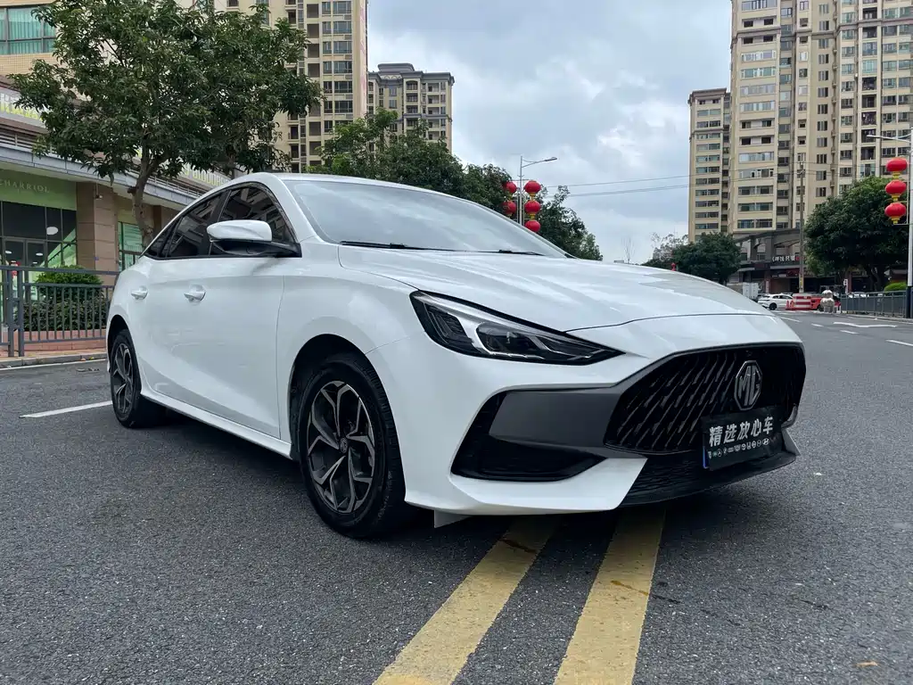 MG5 180 DVVT CVT Luxury