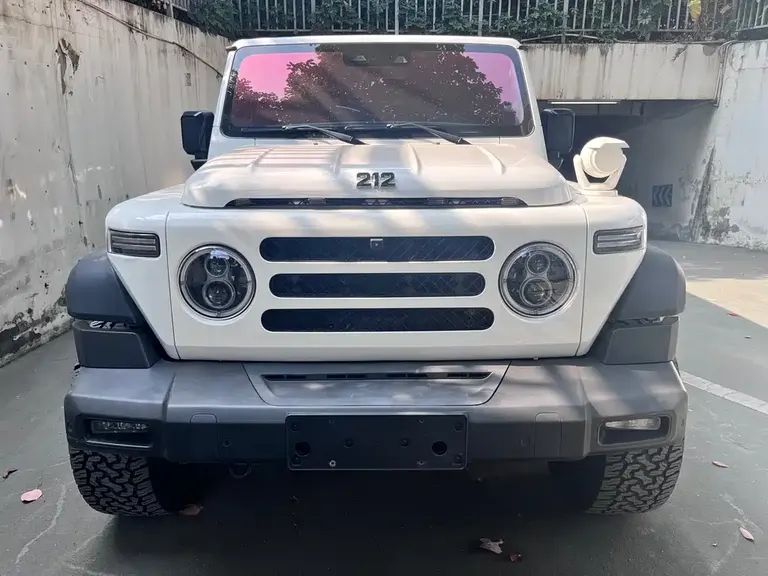 212 T01 2.0 T Explorer
