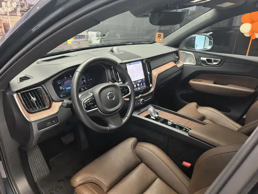 Volvo XC60 PHEV PHEV Hybrid Long Range 4 WD Smart Grace Luxury