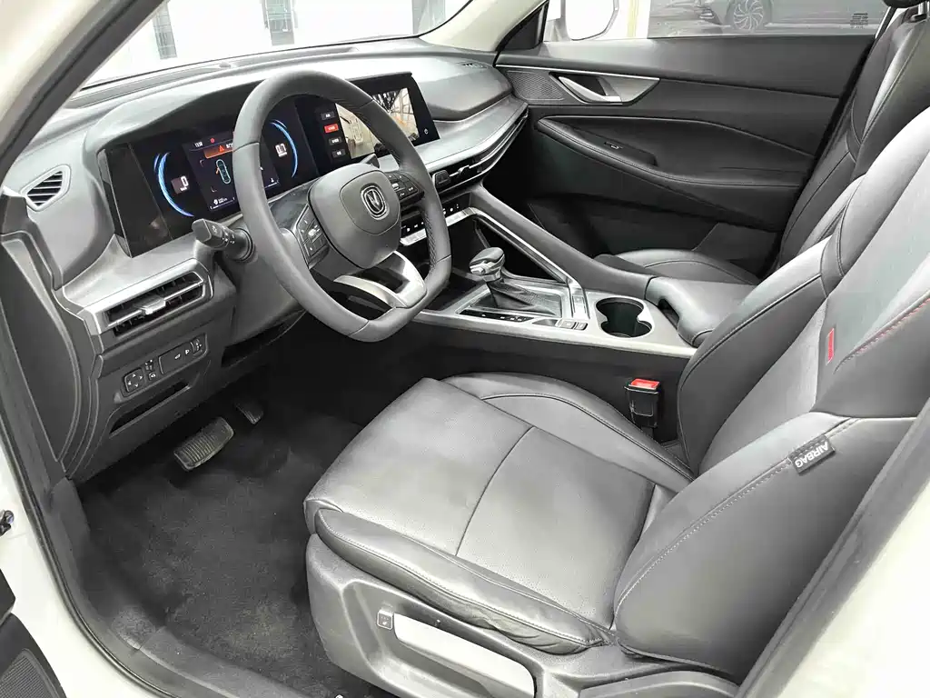 Changan CS35 PLUS Blue Whale NE 1.4 T DCT Distinguished