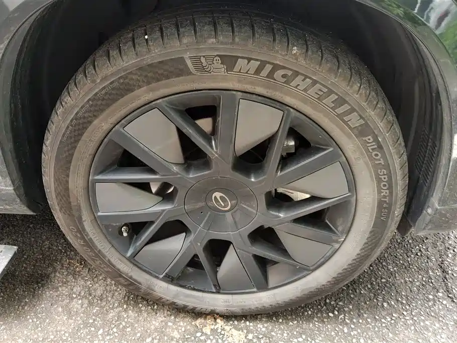 Trumpchi Xiangwang S7 180 km Ultra 4 WD Lidar