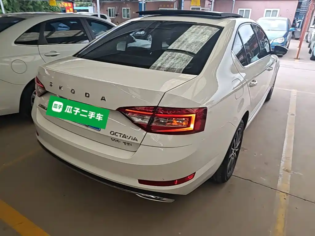 Octavia 1.5 L Auto Smart Travel Luxury CN-VI