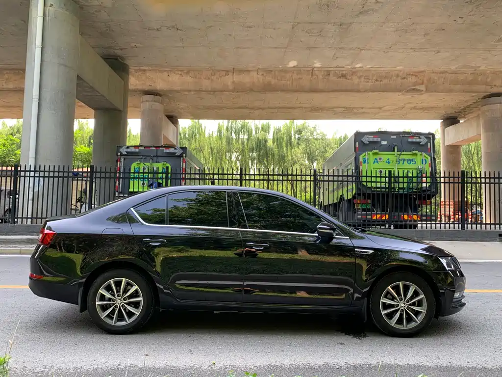 Octavia TSI230 DSG Comfort