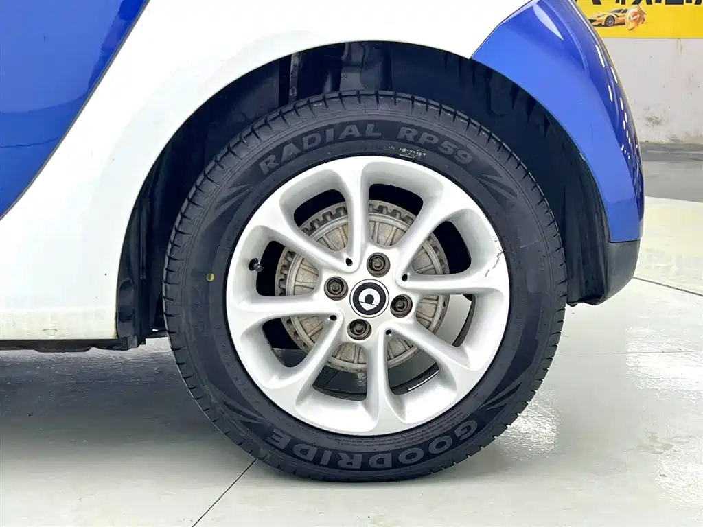 smart forfour 1.0 L 52 kW Agile