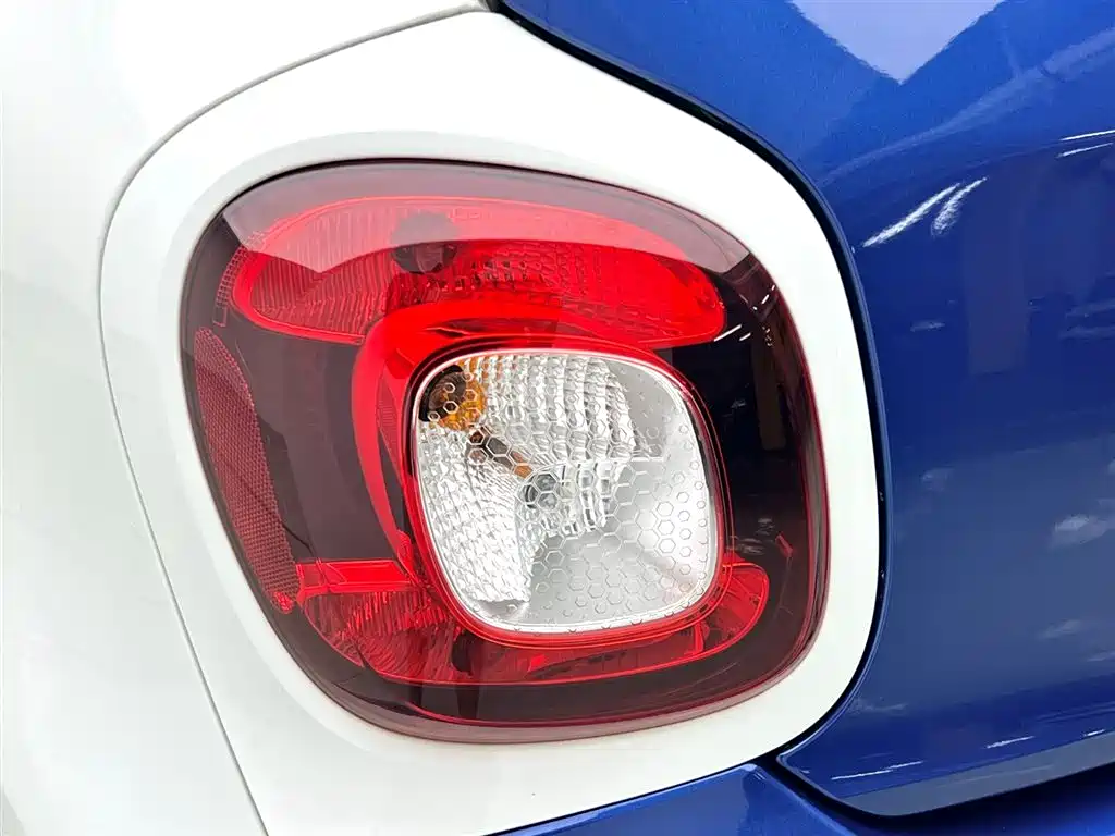 smart forfour 1.0 L 52 kW Agile