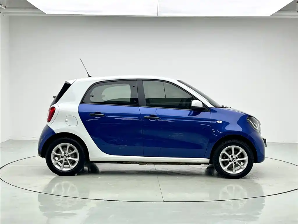 smart forfour 1.0 L 52 kW Agile