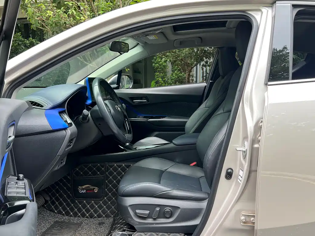 Toyota C-HR 丰田C-HR 2021款 双擎 2.0 L E-CVT尊贵版
