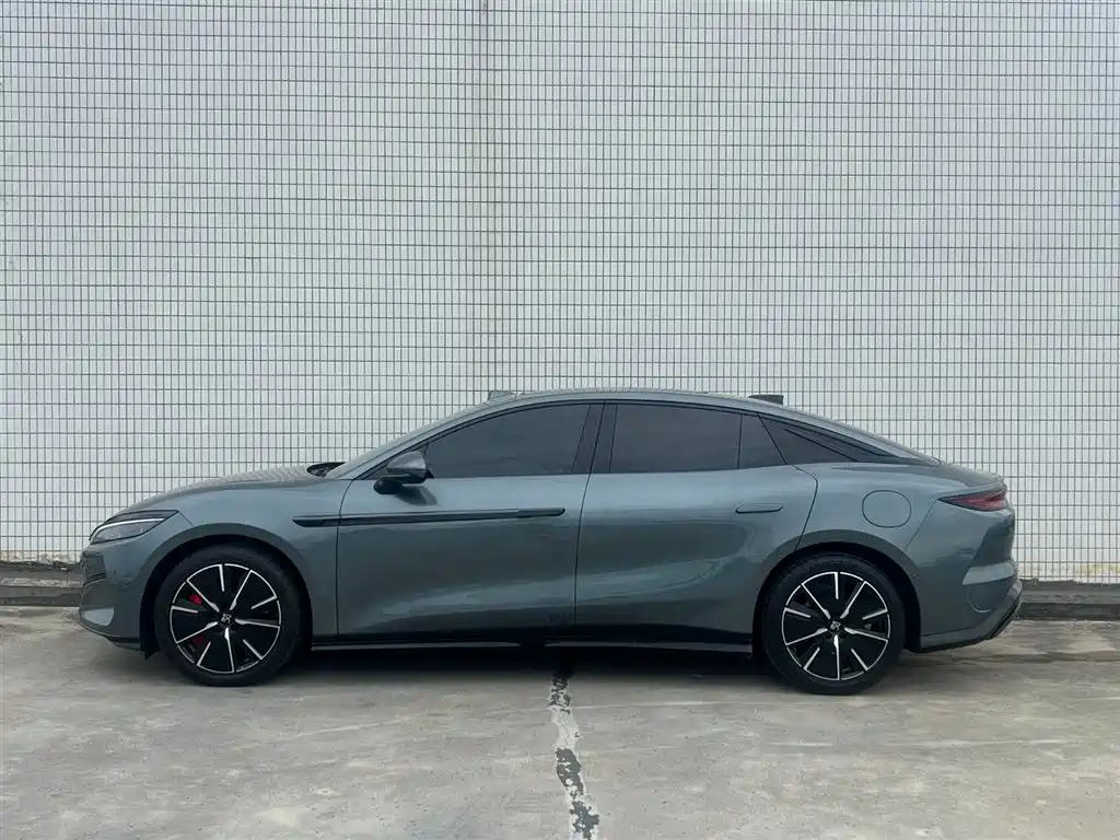Han L 汉L 2025款 DM-i 200 KM激光雷达尊享型