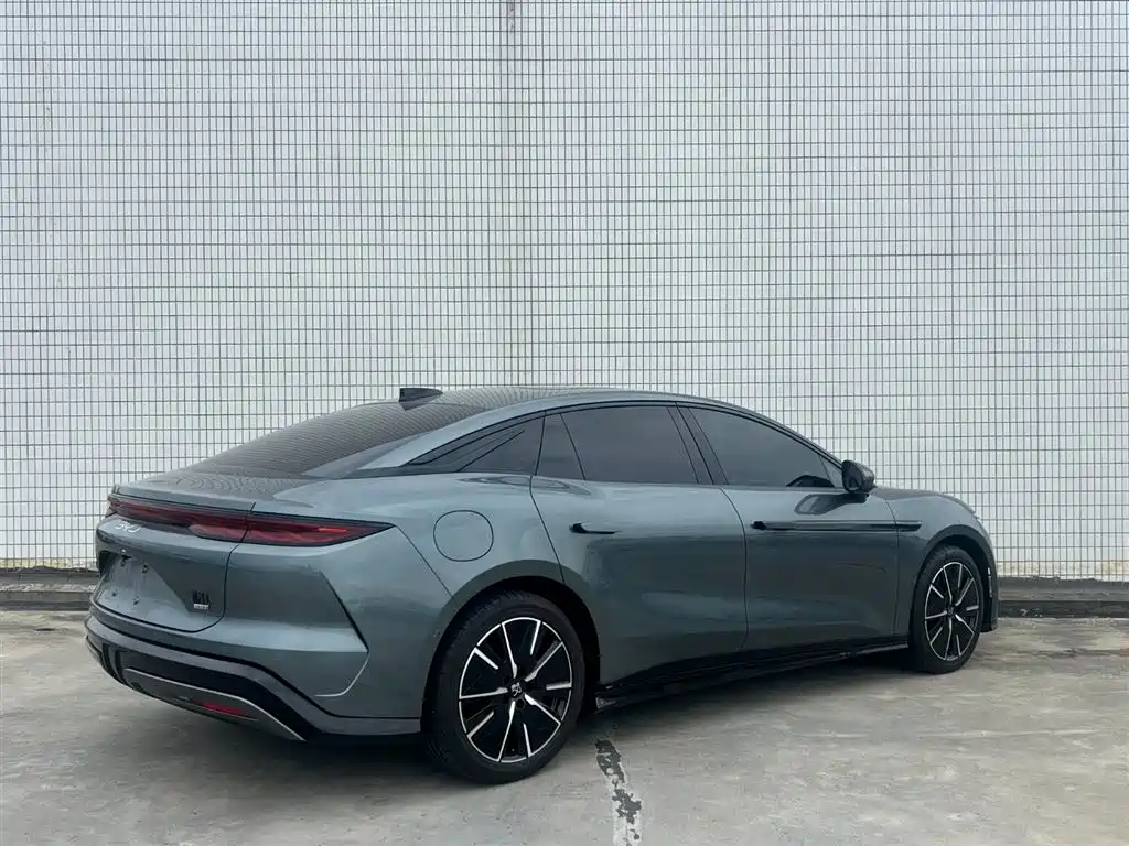 Han L 汉L 2025款 DM-i 200 KM激光雷达尊享型