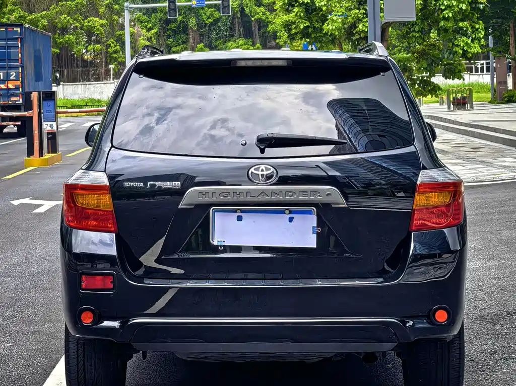 Highlander 2.7 L 2 WD 7-seat Luxury