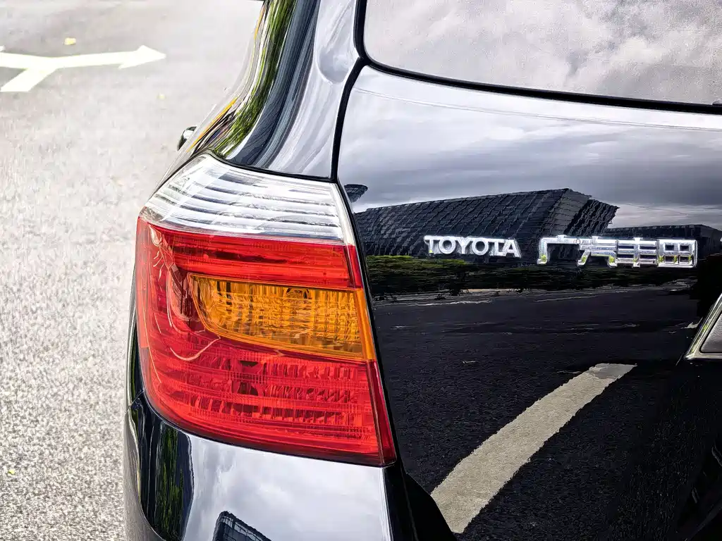 Highlander 2.7 L 2 WD 7-seat Luxury